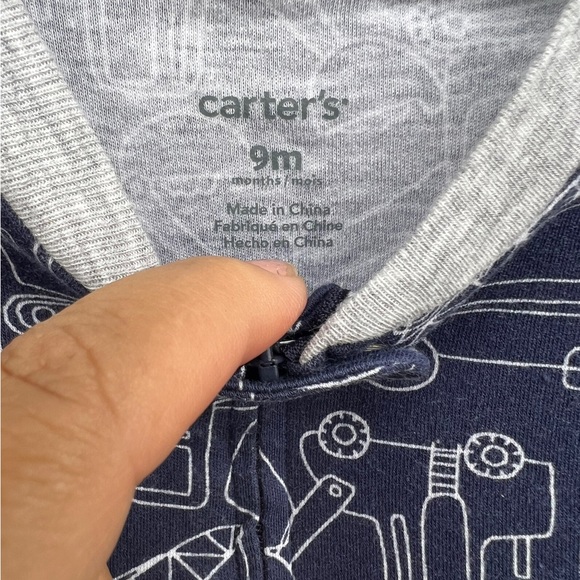 ๐๐๐3 for $10๐๐๐ Carterโs Tractor Footed Zip Sleep Onesie Blue/Gray Size 9m - Picture 4 of 4